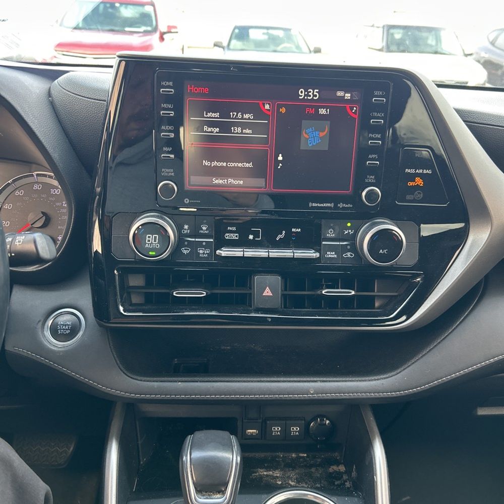 2021 Toyota Highlander LE