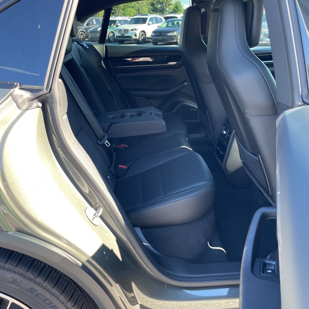 2025 Porsche Macan EV 4