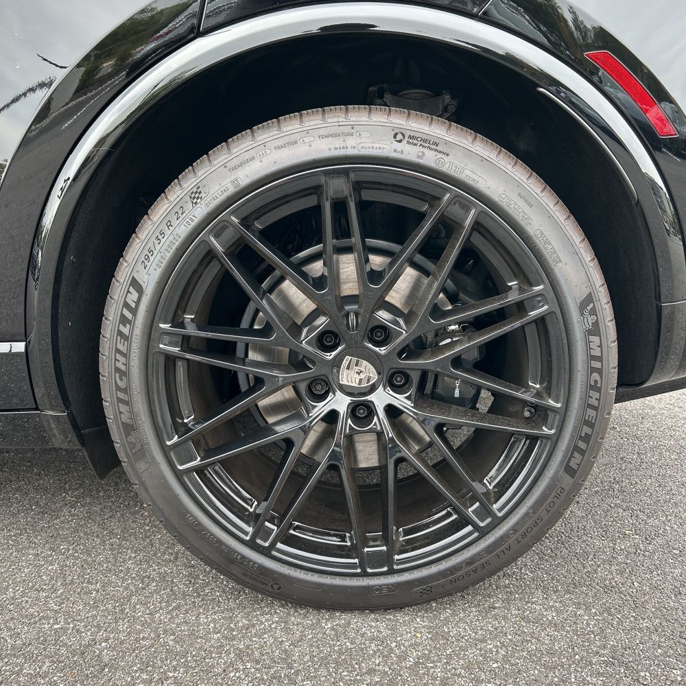 2025 Porsche Macan EV Turbo
