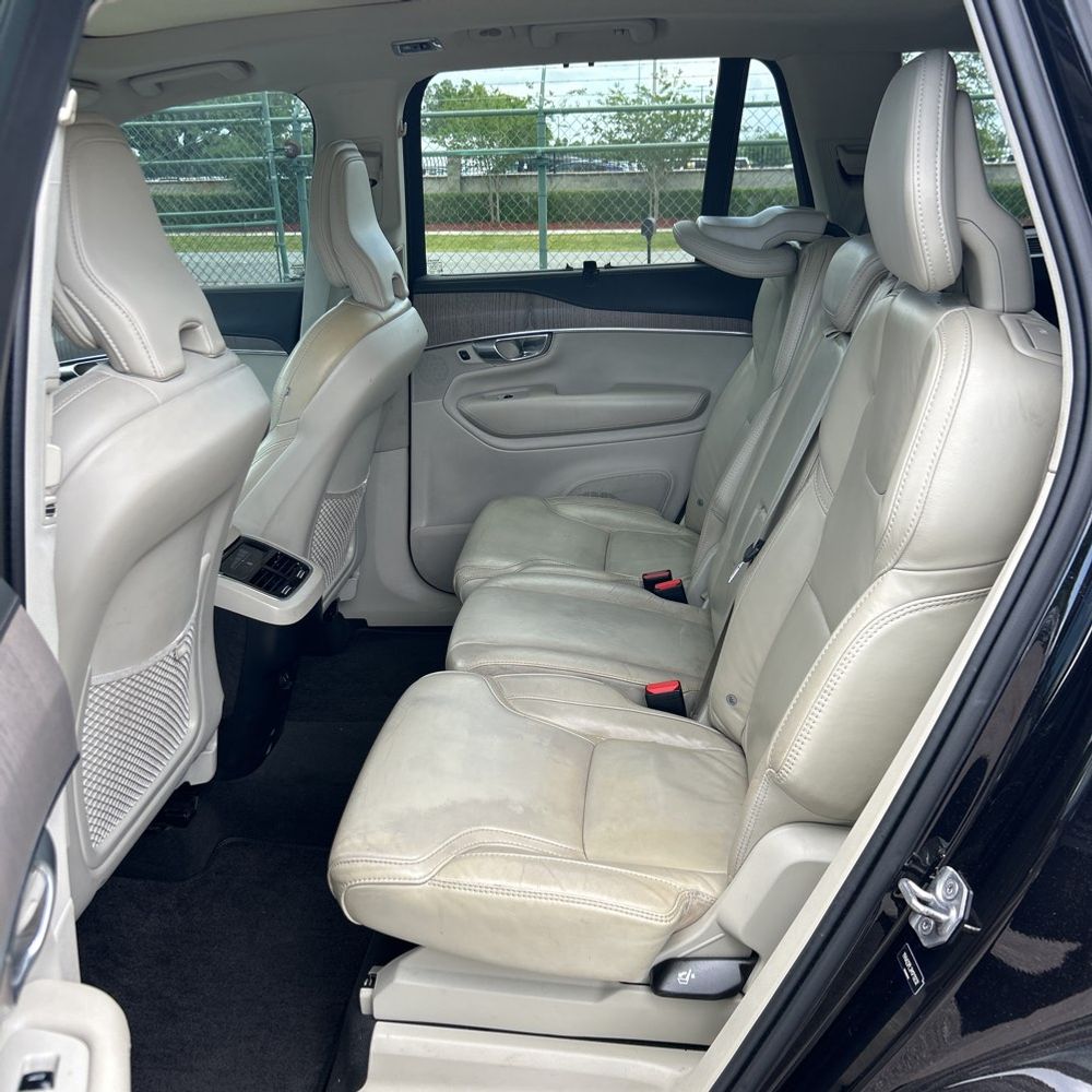 2021 Volvo XC90 T6 Inscription 7 Passenger