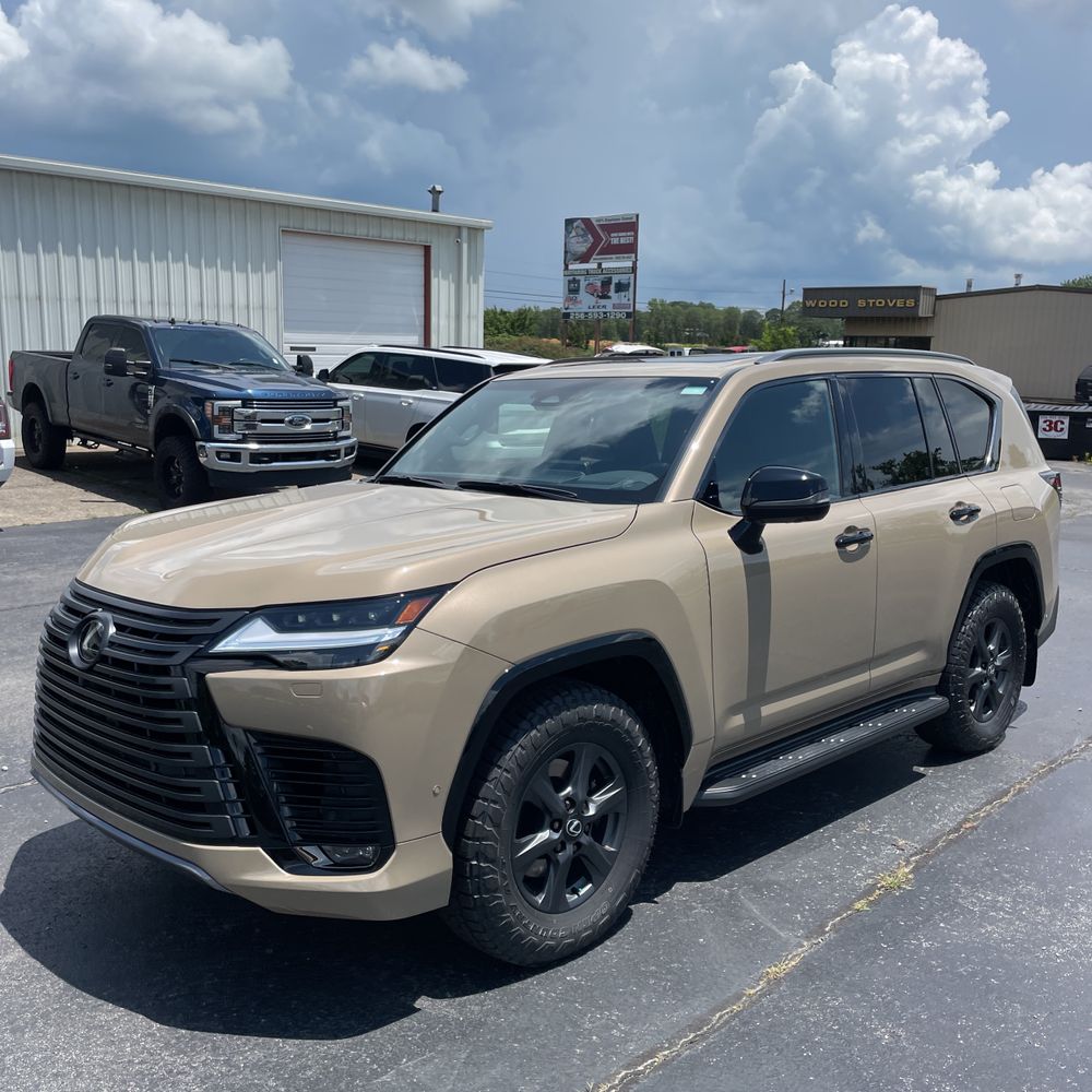 2025 Lexus LX 700h Overtrail