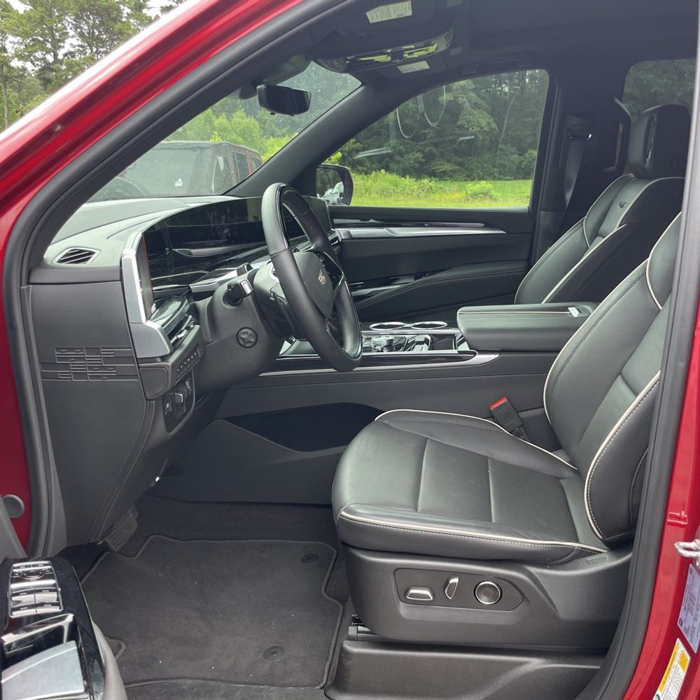 2025 Cadillac Escalade ESV Sport