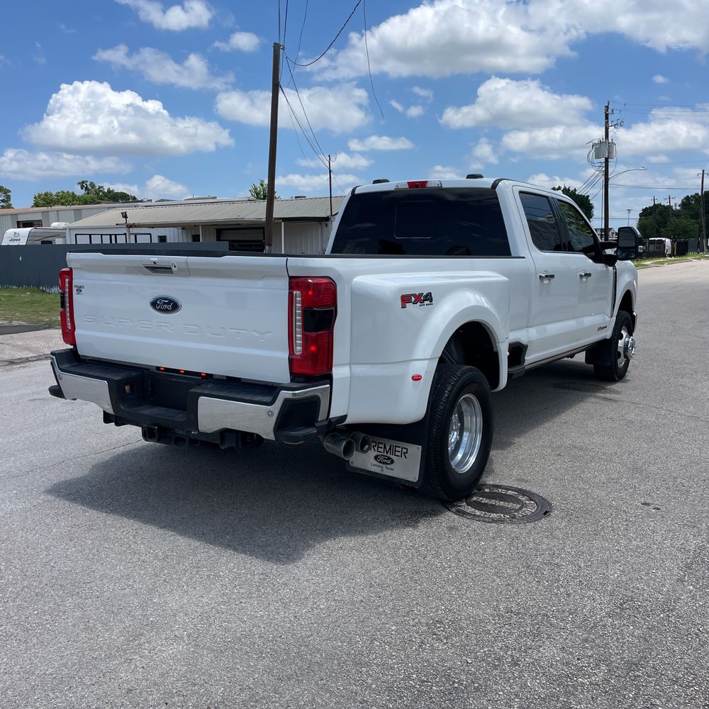 2024 Ford F-350 Super Duty Lariat