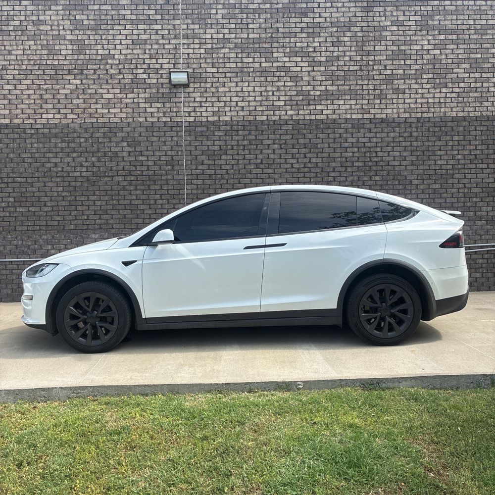 2022 Tesla Model X Base