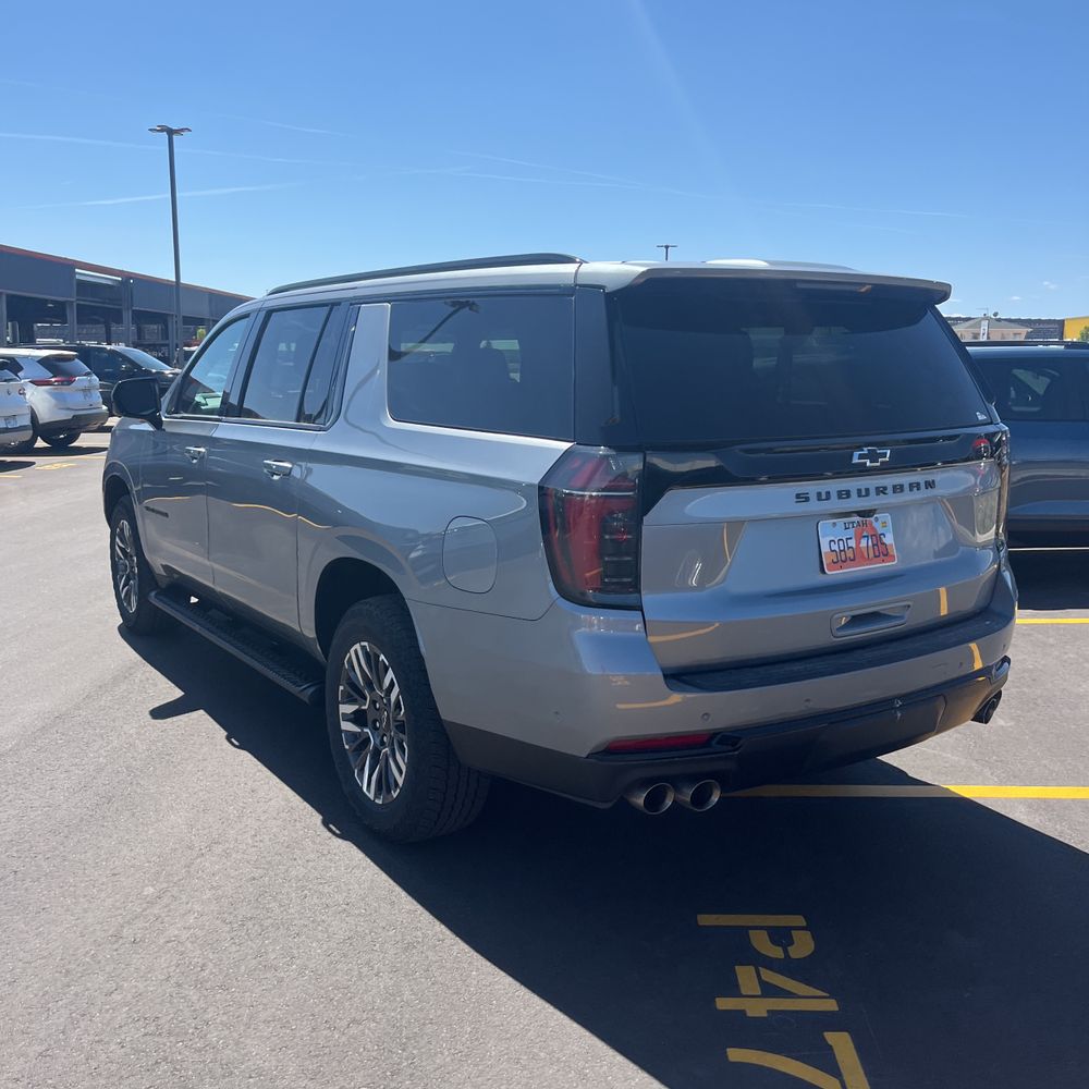 2025 Chevrolet Suburban Z71