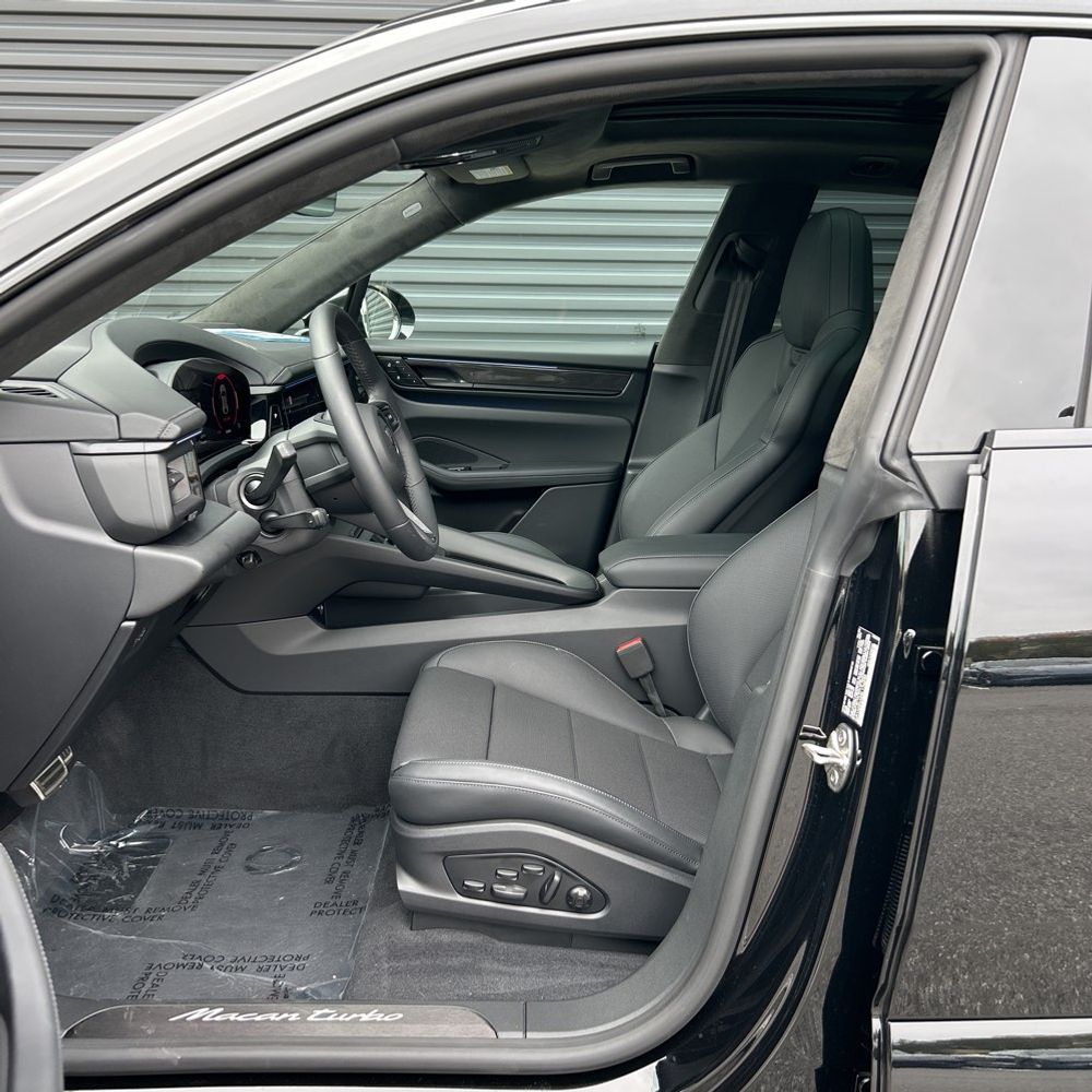 2025 Porsche Macan EV Turbo