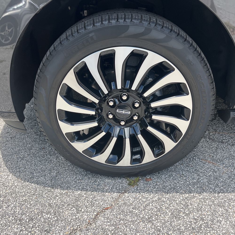 2024 Lincoln Navigator Black Label