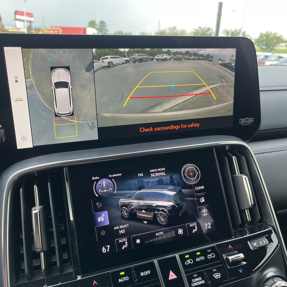 2025 Lexus LX 700h Overtrail