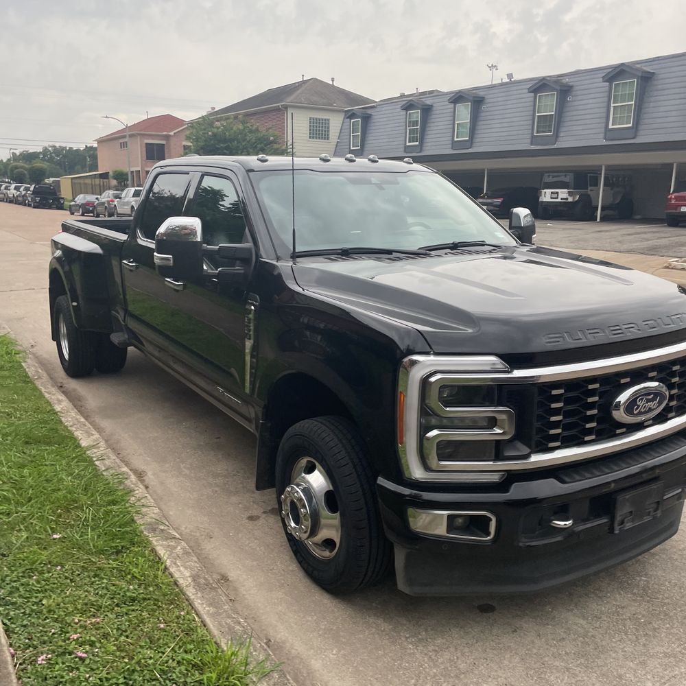 2023 Ford F-350 Super Duty Platinum