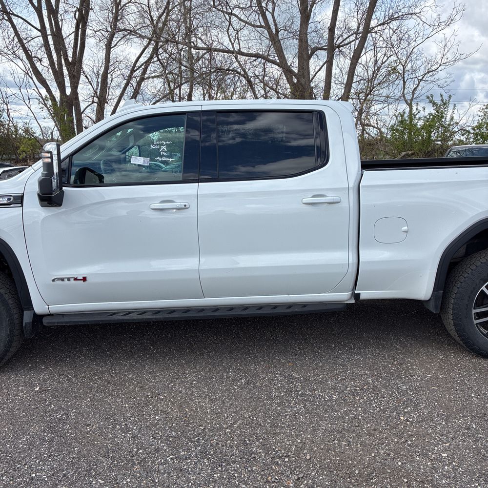 2025 GMC Sierra 1500 AT4