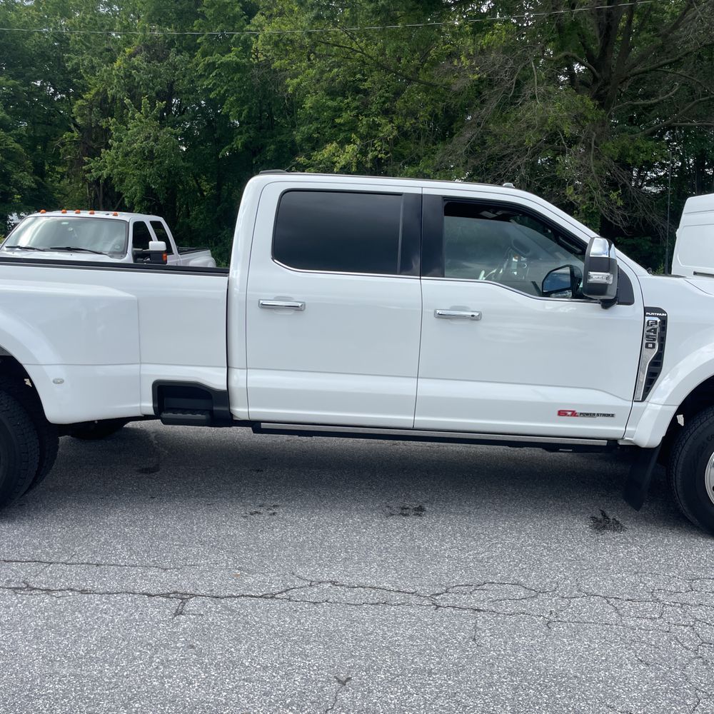 2024 Ford F-450 Super Duty Platinum