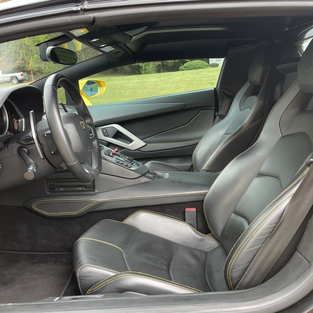 2014 Lamborghini Aventador