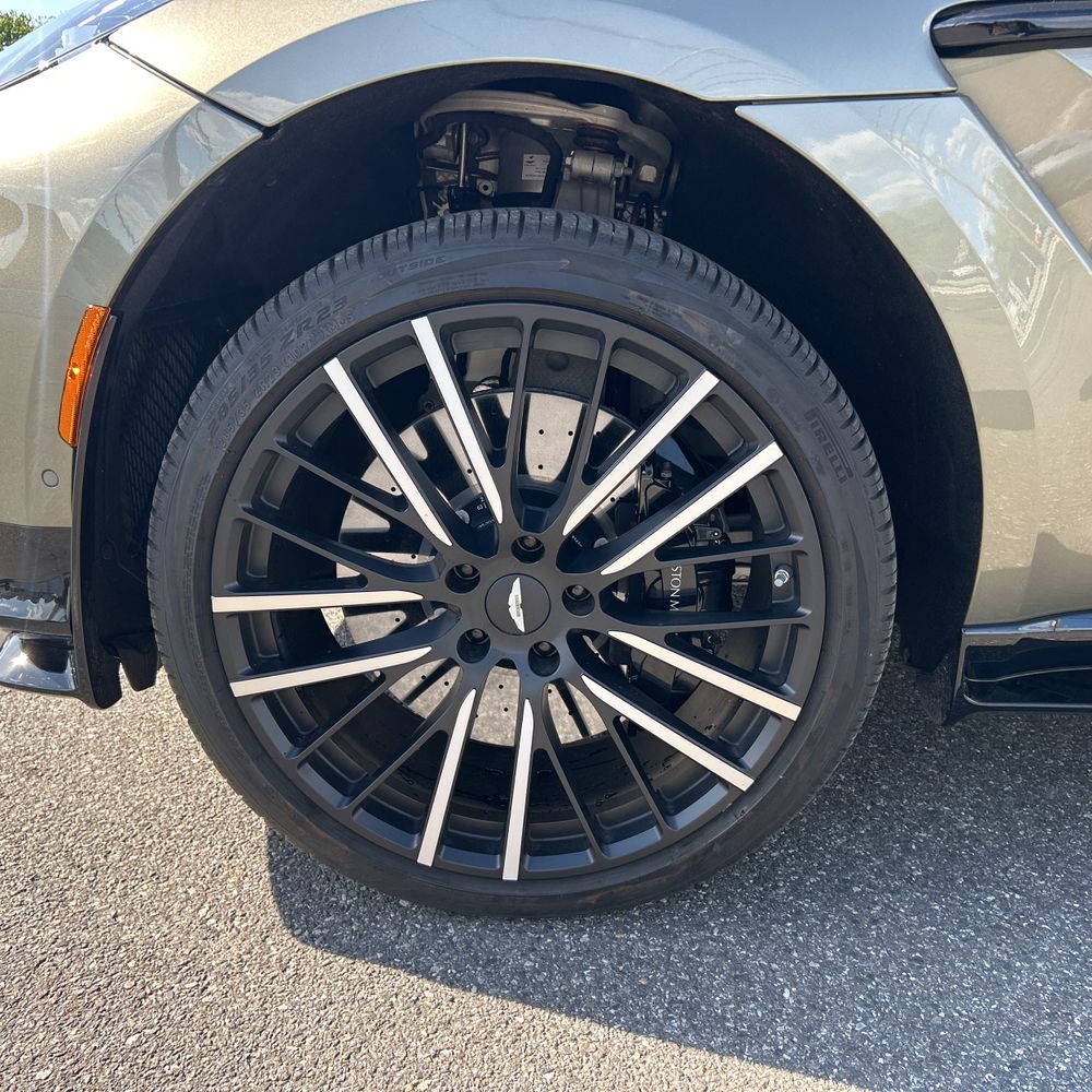 2024 Aston Martin DBX 707