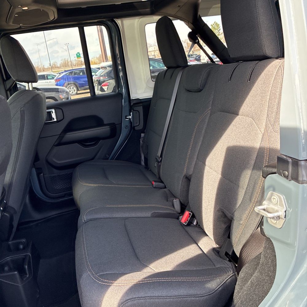 2026 Jeep Wrangler 4-Door Sahara 4x4