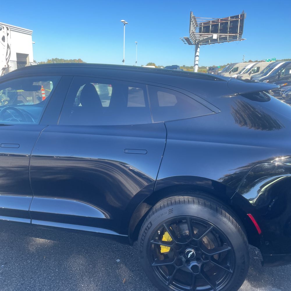 2021 Aston Martin DBX