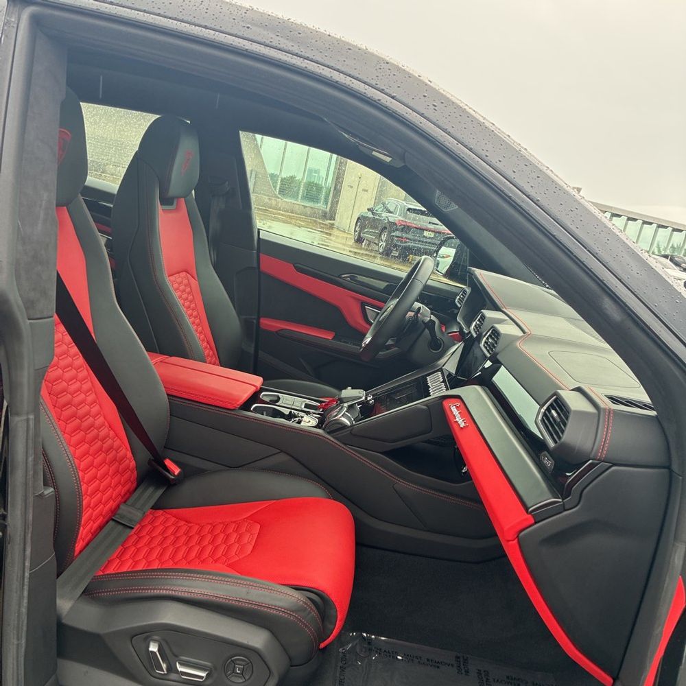 2022 Lamborghini Urus