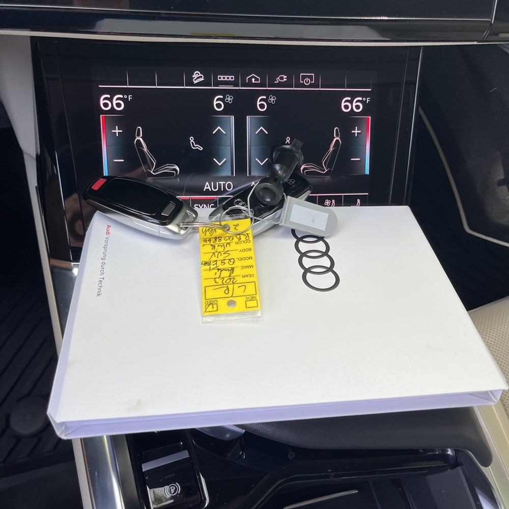 2024 Audi Q8 e-tron quattro Premium Plus