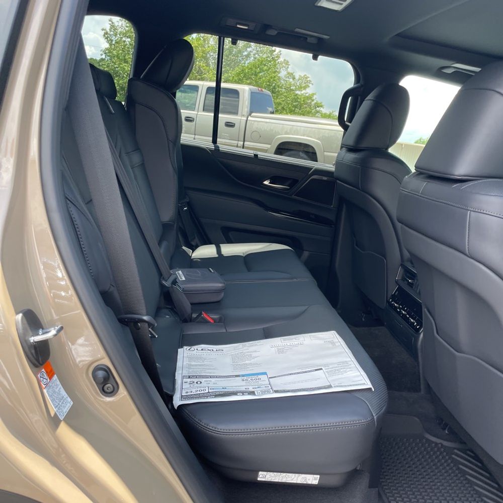 2025 Lexus LX 700h Overtrail