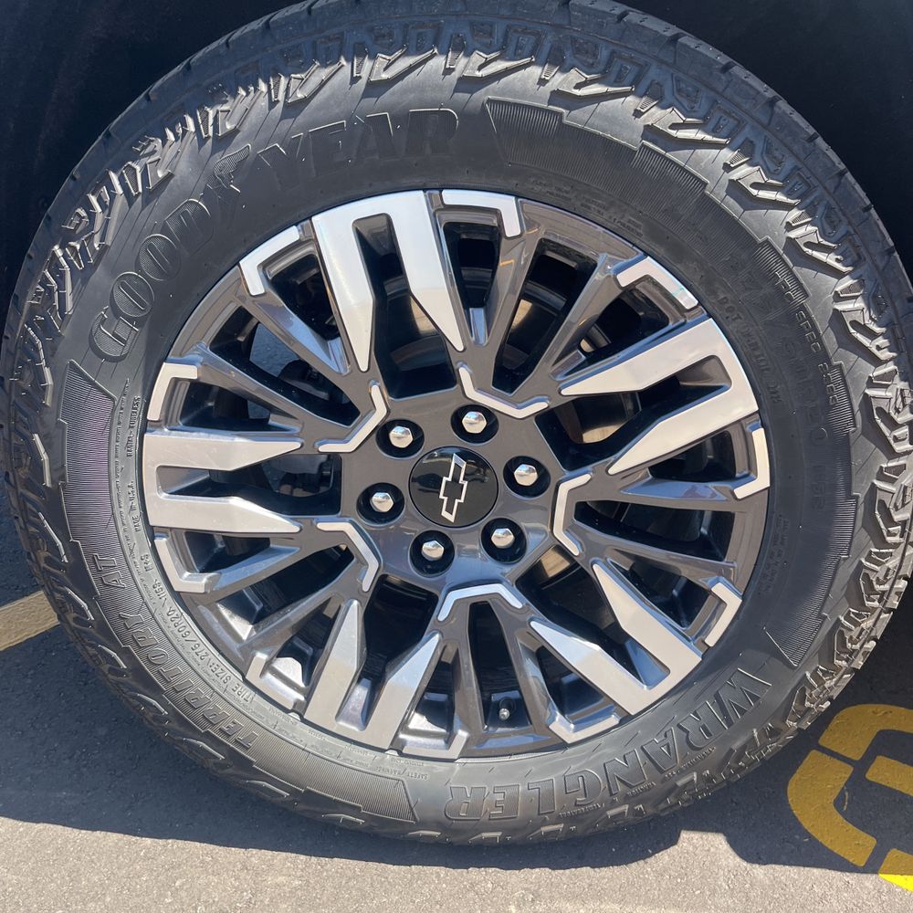 2025 Chevrolet Suburban Z71