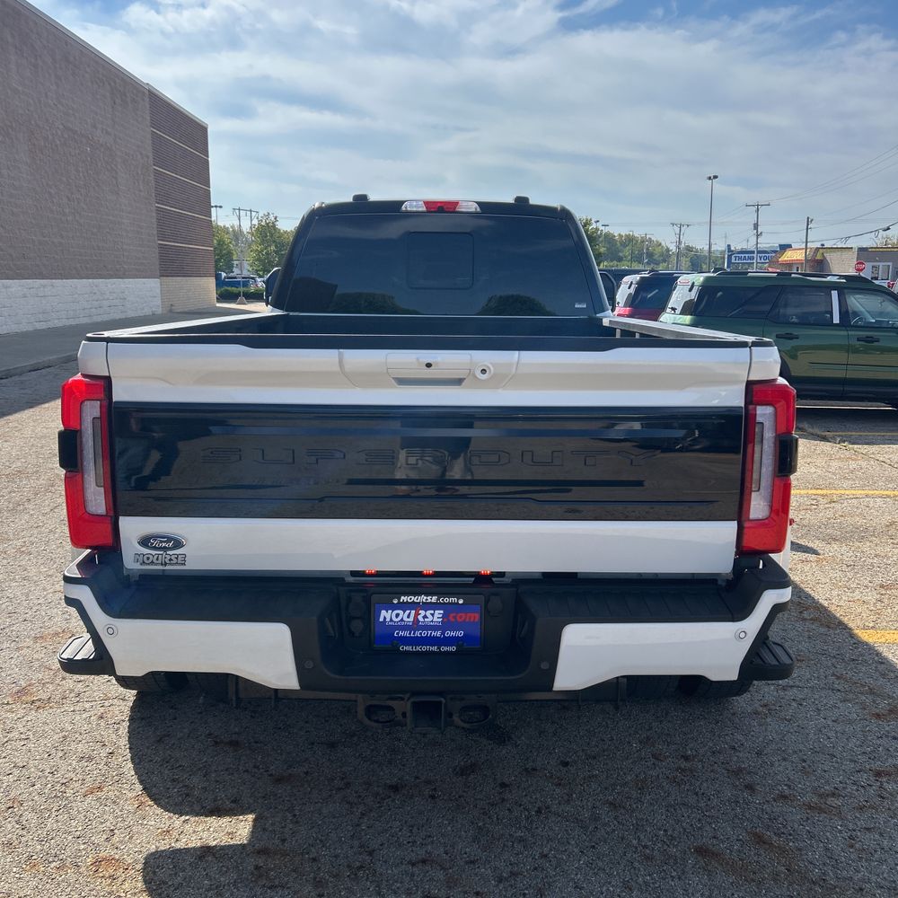 2025 Ford F-450 Super Duty Platinum