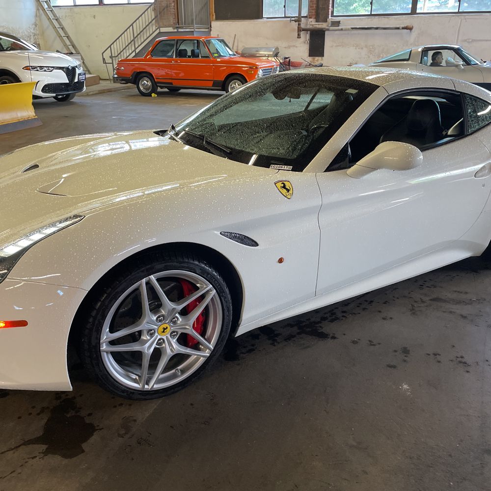 2017 Ferrari California T Base