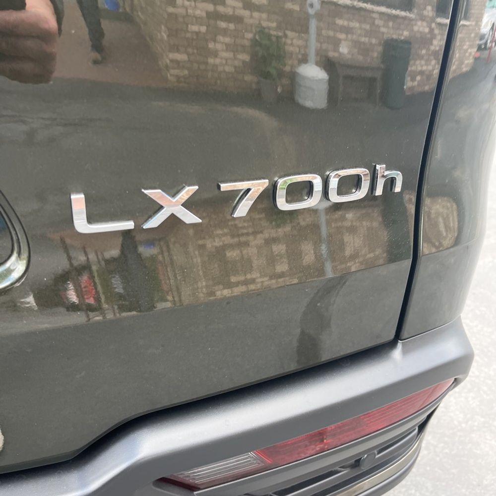 2025 Lexus LX 700h Overtrail