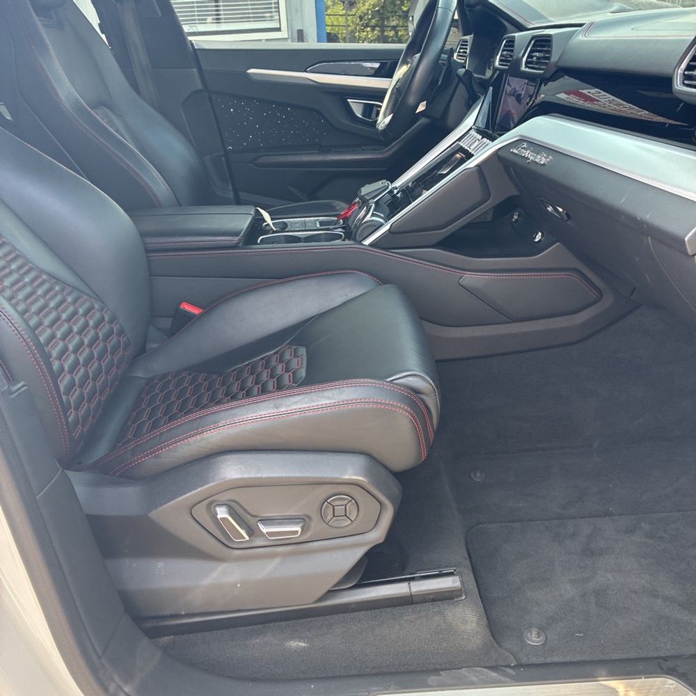 2020 Lamborghini Urus