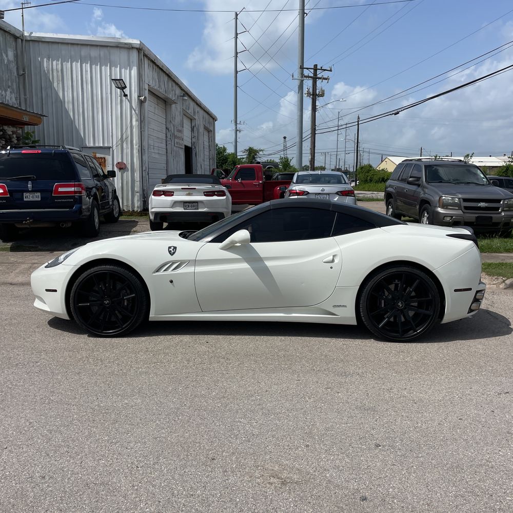 2013 Ferrari California Base