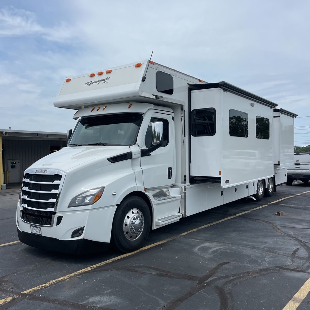 2022 Freightliner Commercial CA116 116"BBC CONV CAB SBA TRUCK 6X4 12.8L