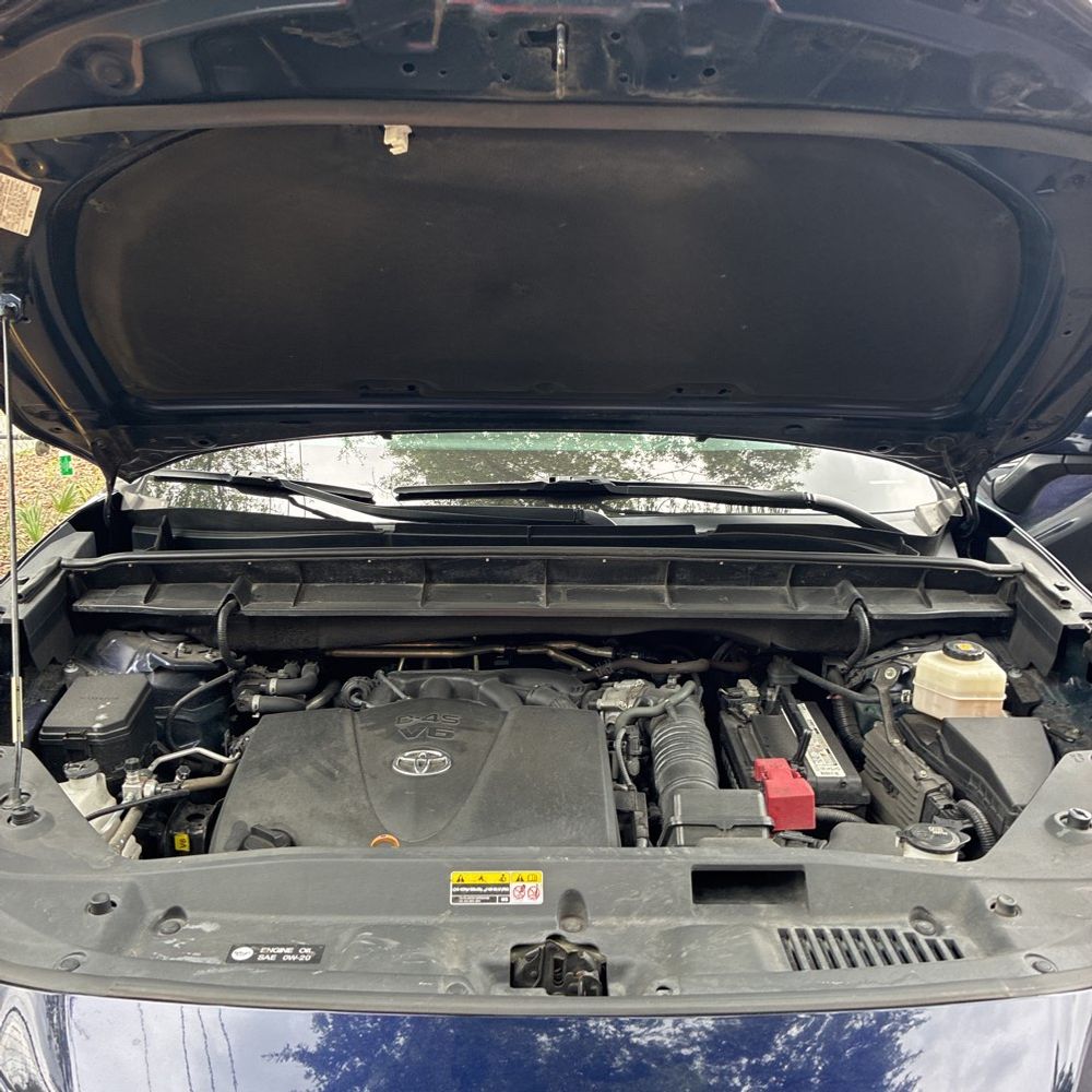 2021 Toyota Highlander LE photo 44
