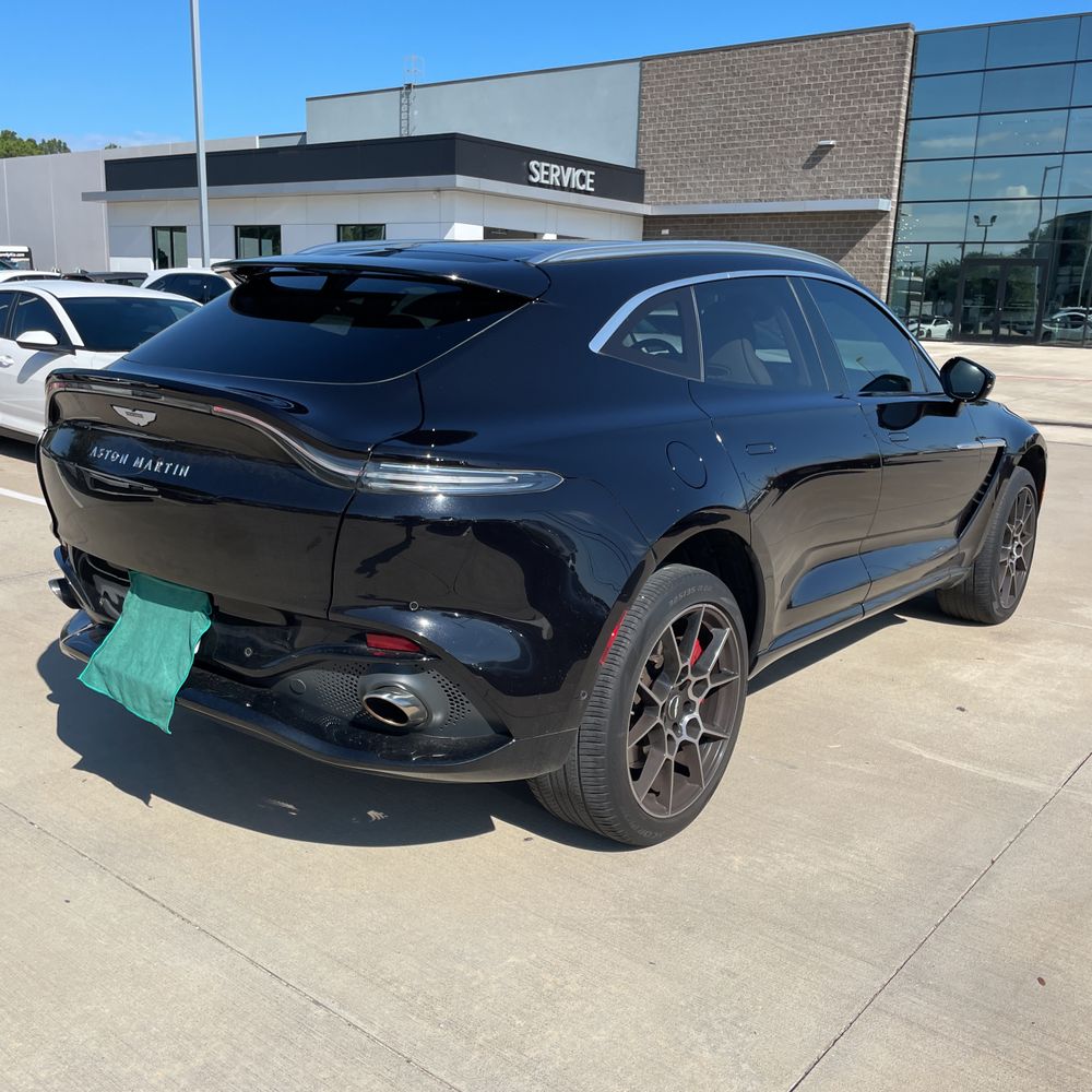 2021 Aston Martin DBX