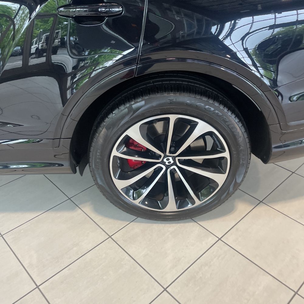 2024 Bentley Bentayga Base