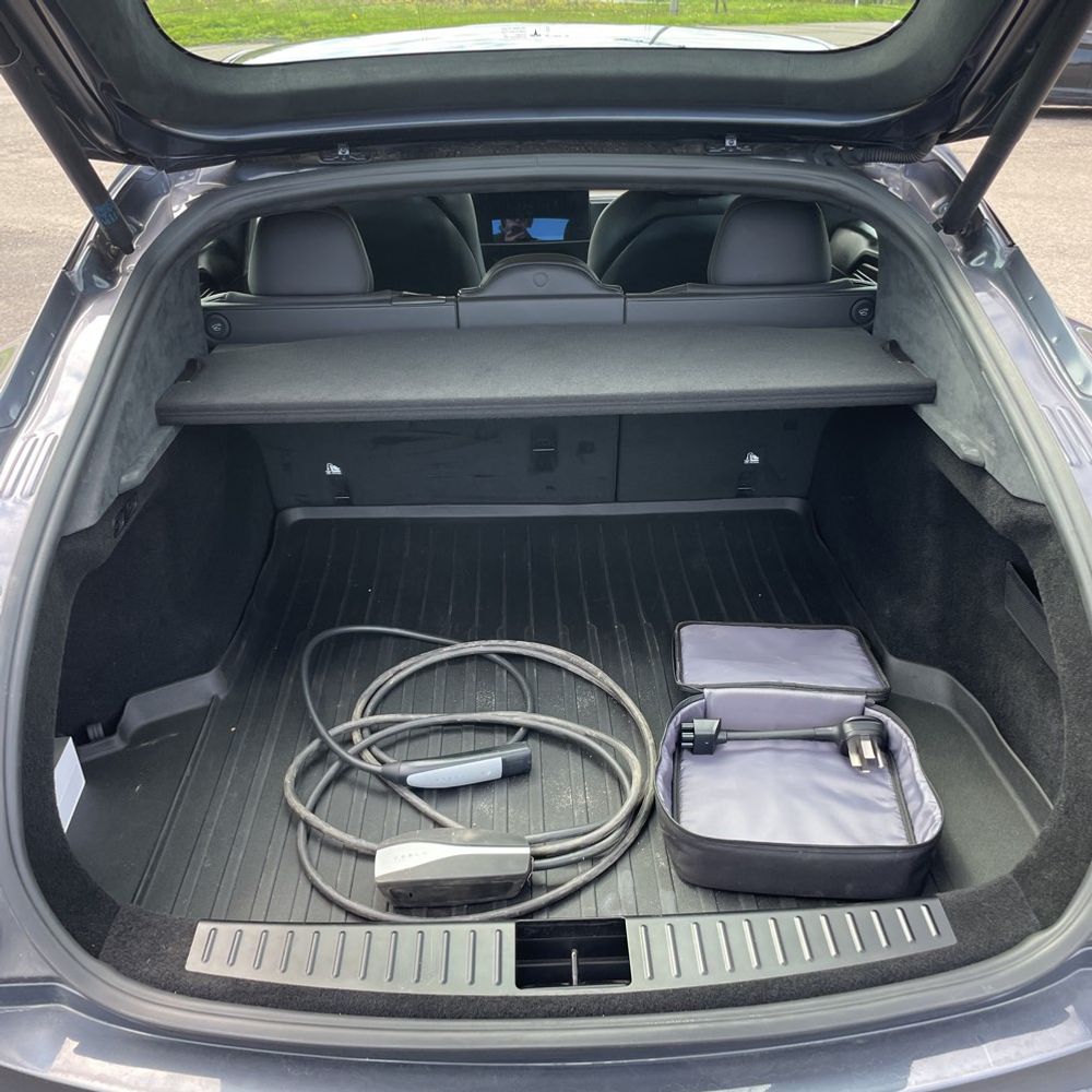 2022 Tesla Model S Base