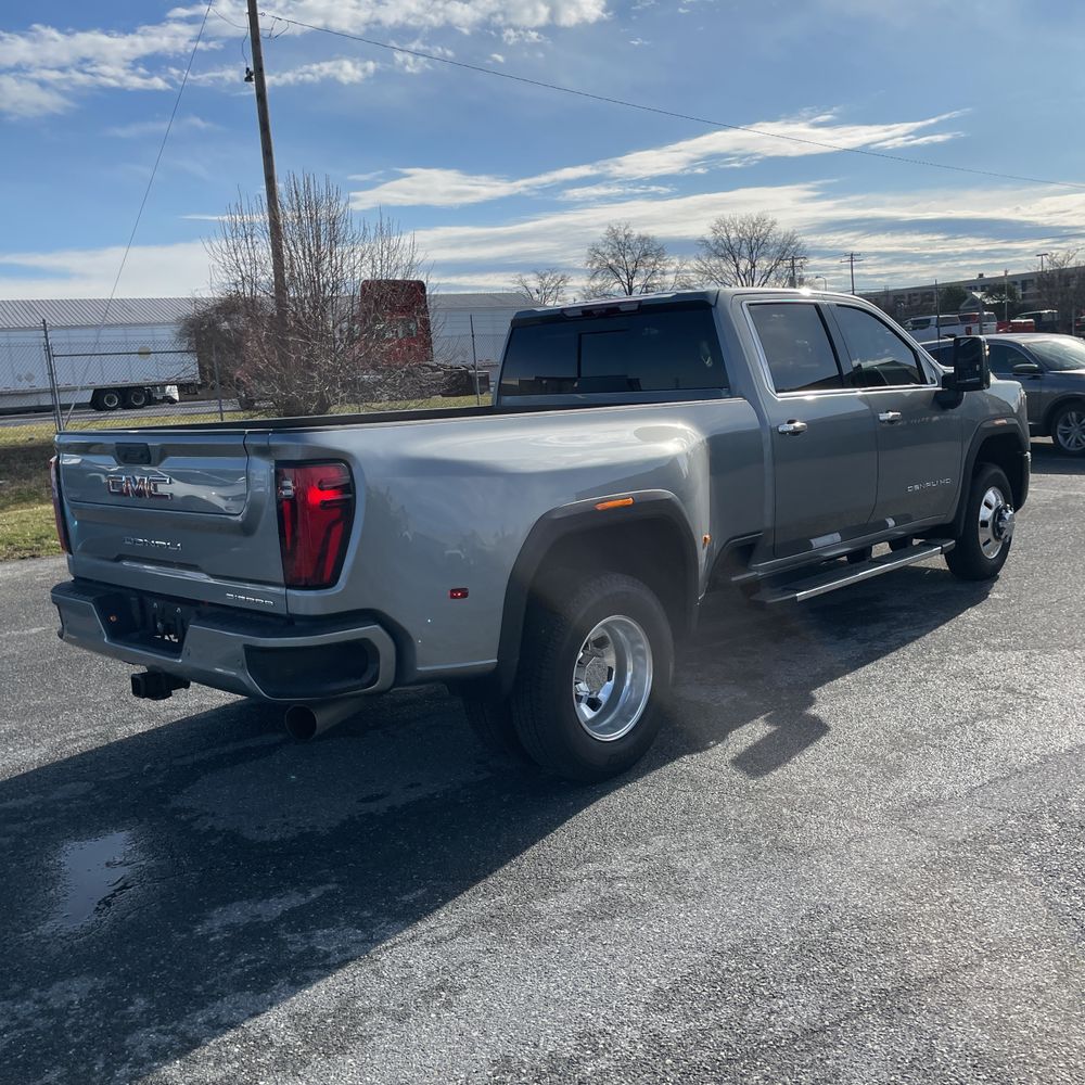 2025 GMC Sierra 3500HD Denali
