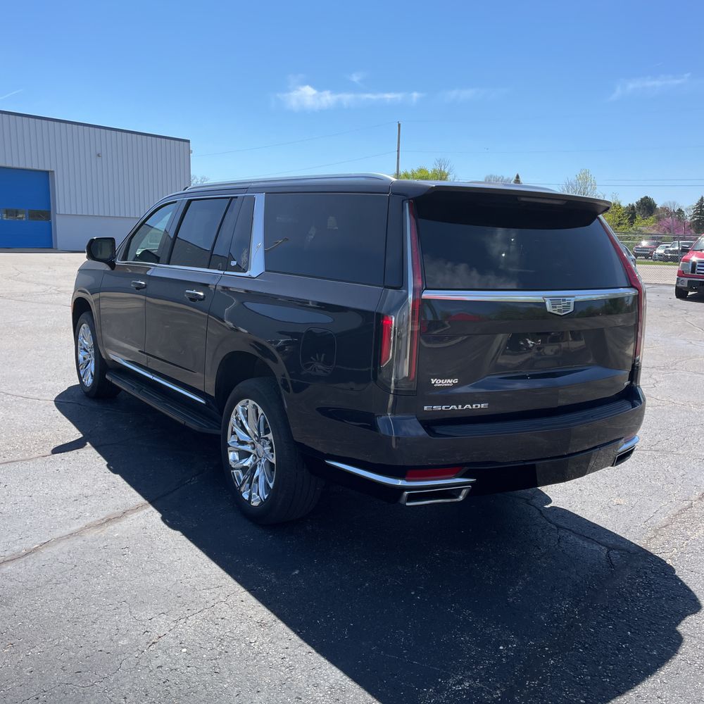 2023 Cadillac Escalade ESV Premium Luxury