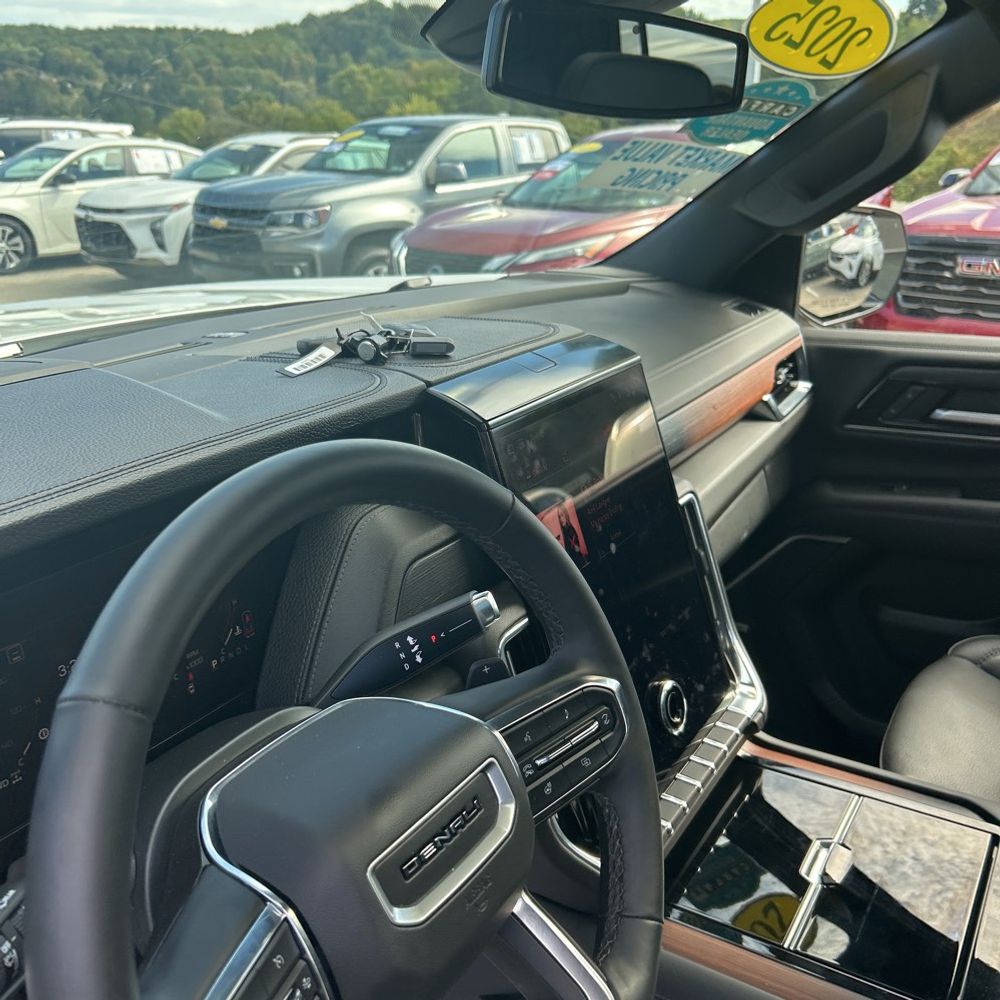 2025 GMC Yukon XL Denali