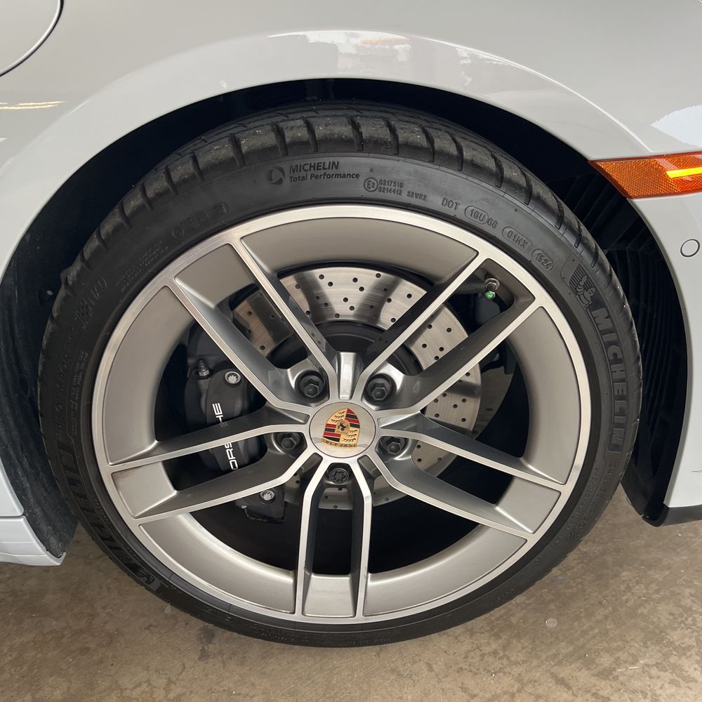 2025 Porsche 911 Carrera