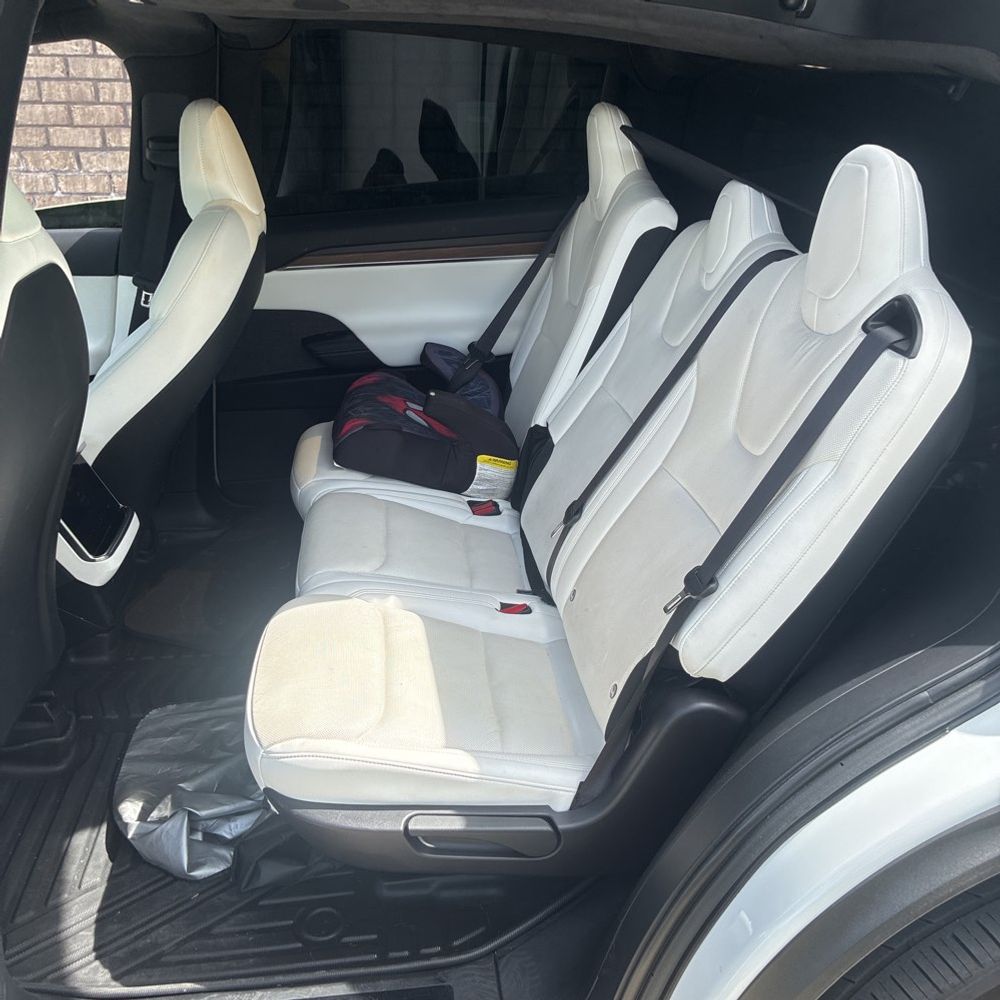 2022 Tesla Model X Base
