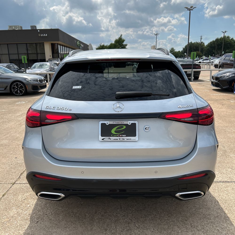 2025 Mercedes-Benz GLC 350e 4MATIC photo 7