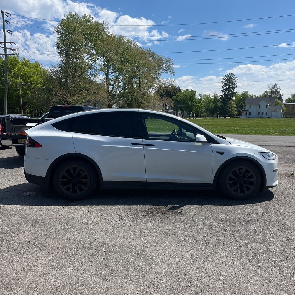 2022 Tesla Model X Base