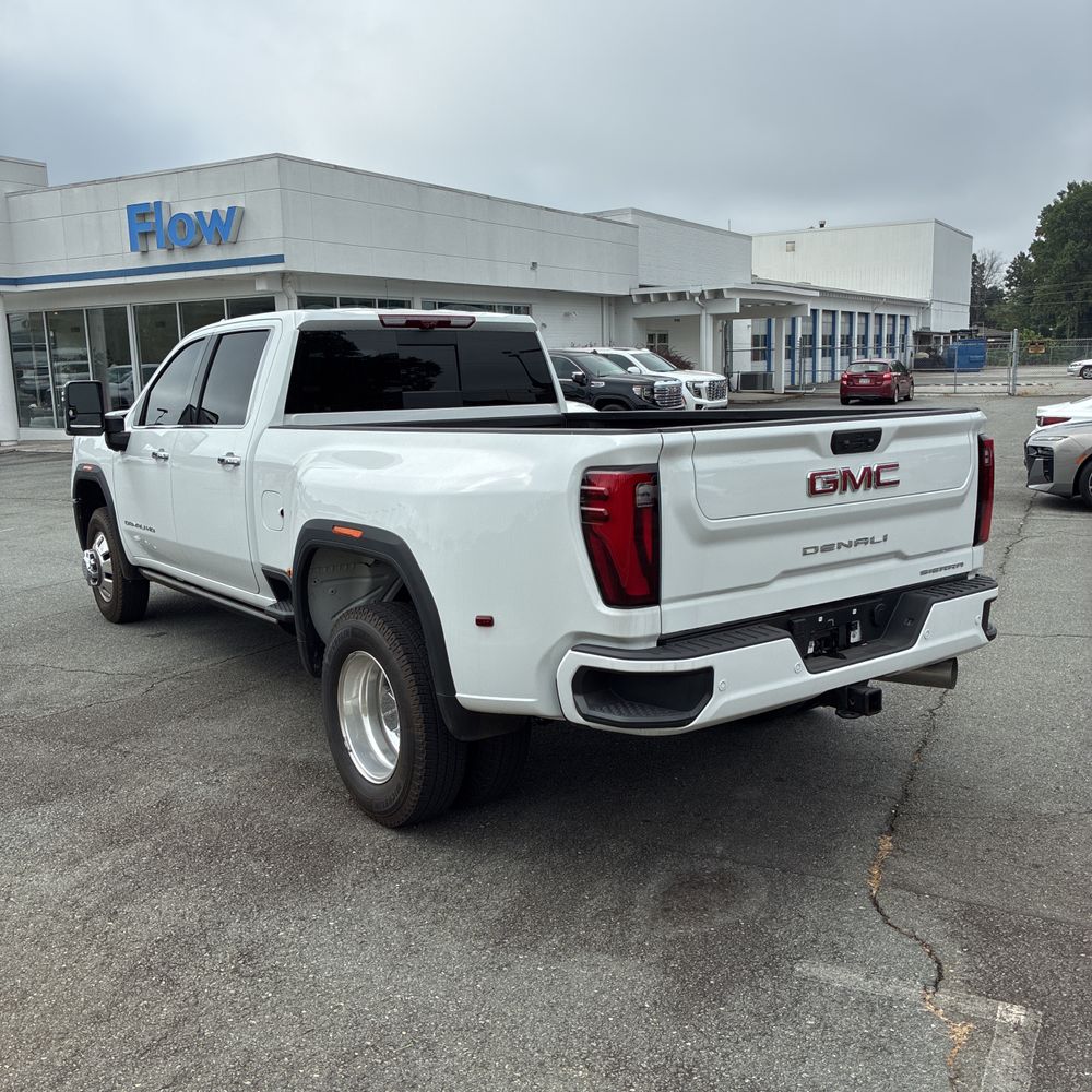 2025 GMC Sierra 3500HD Denali
