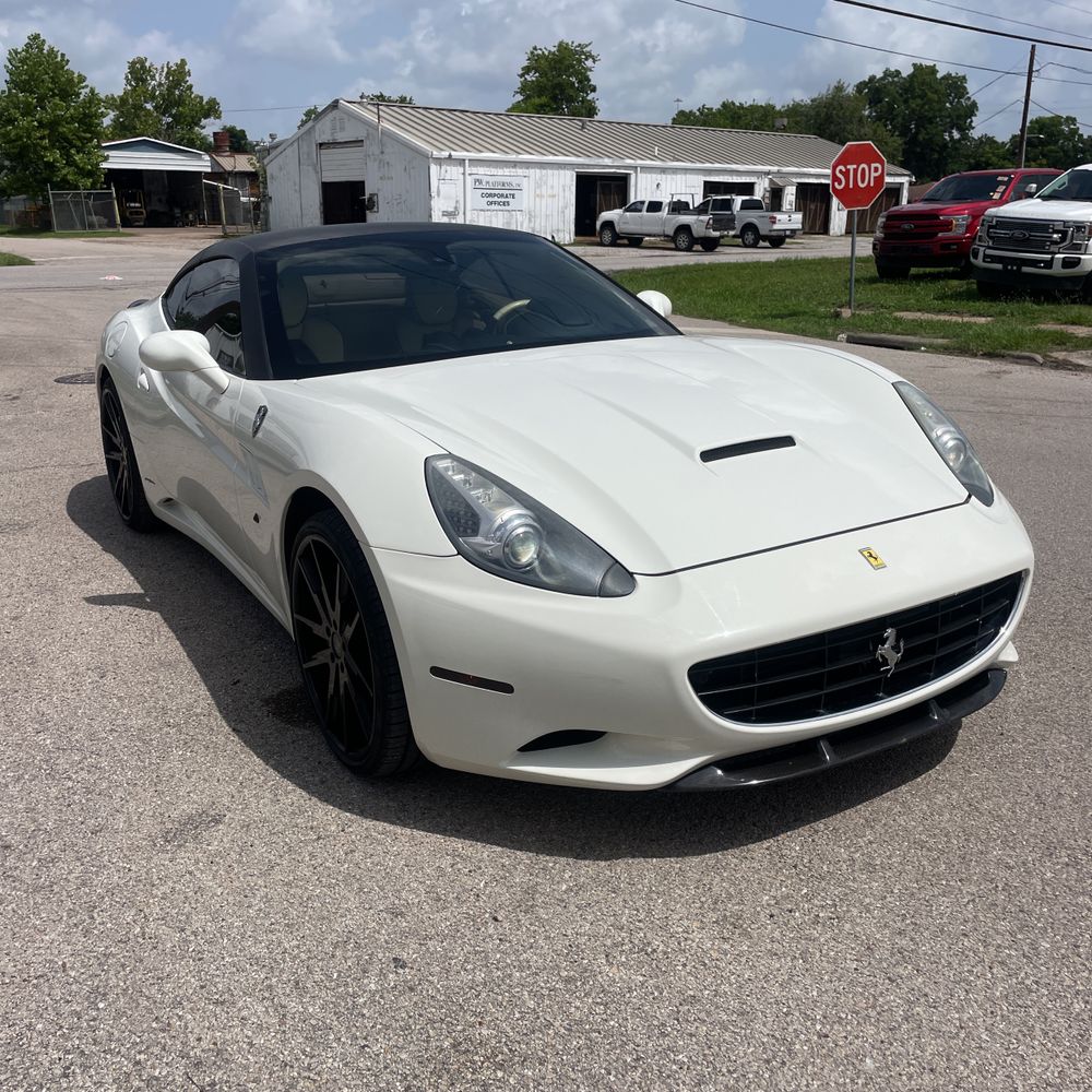 2013 Ferrari California Base