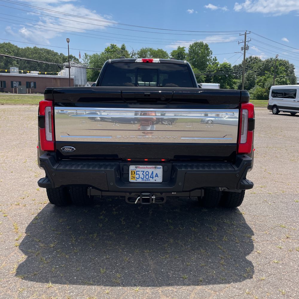 2025 Ford F-450 Super Duty Platinum