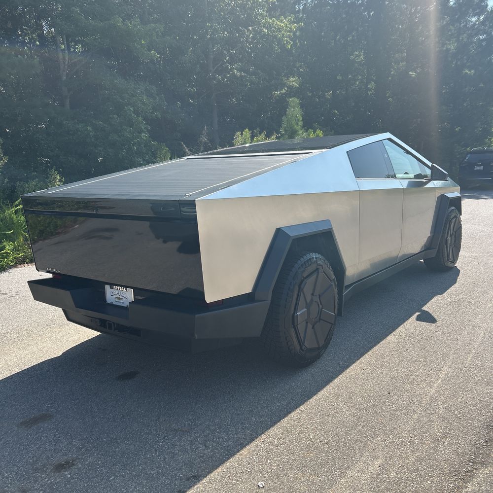 2024 Tesla Cybertruck Base