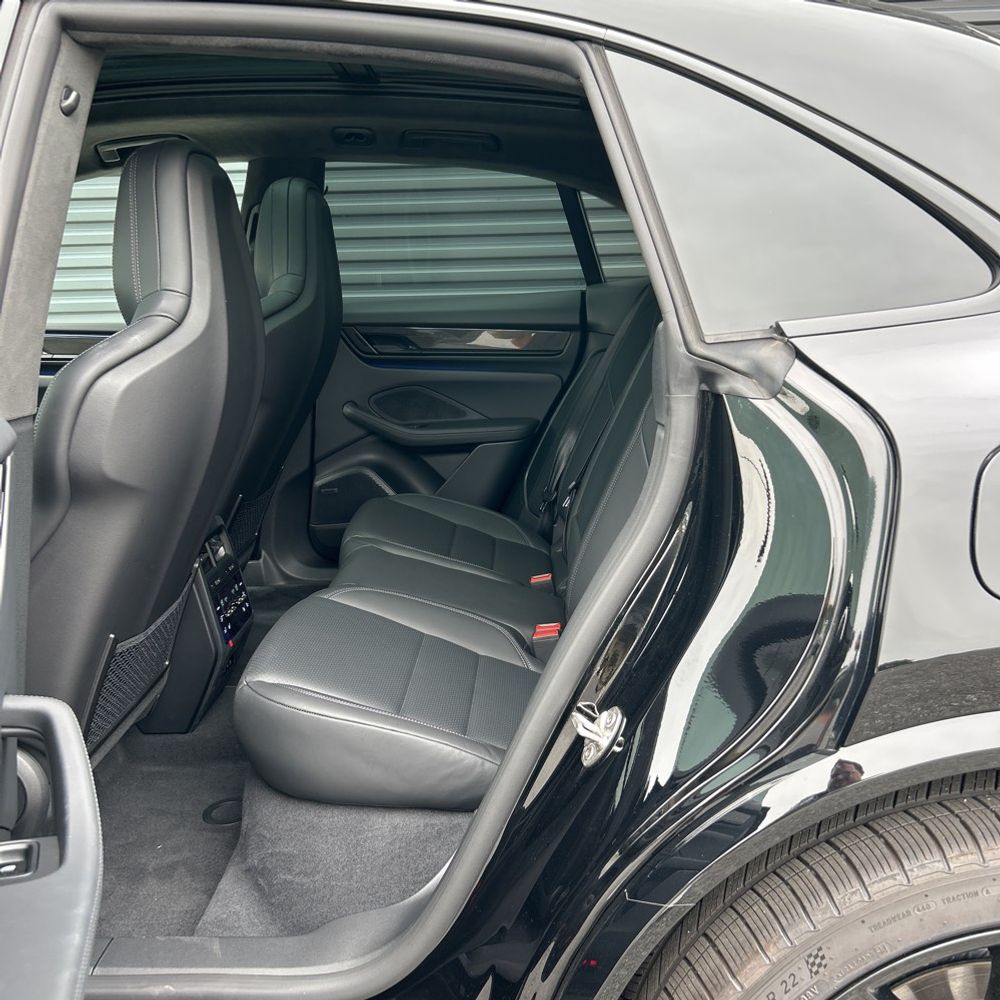 2025 Porsche Macan EV Turbo