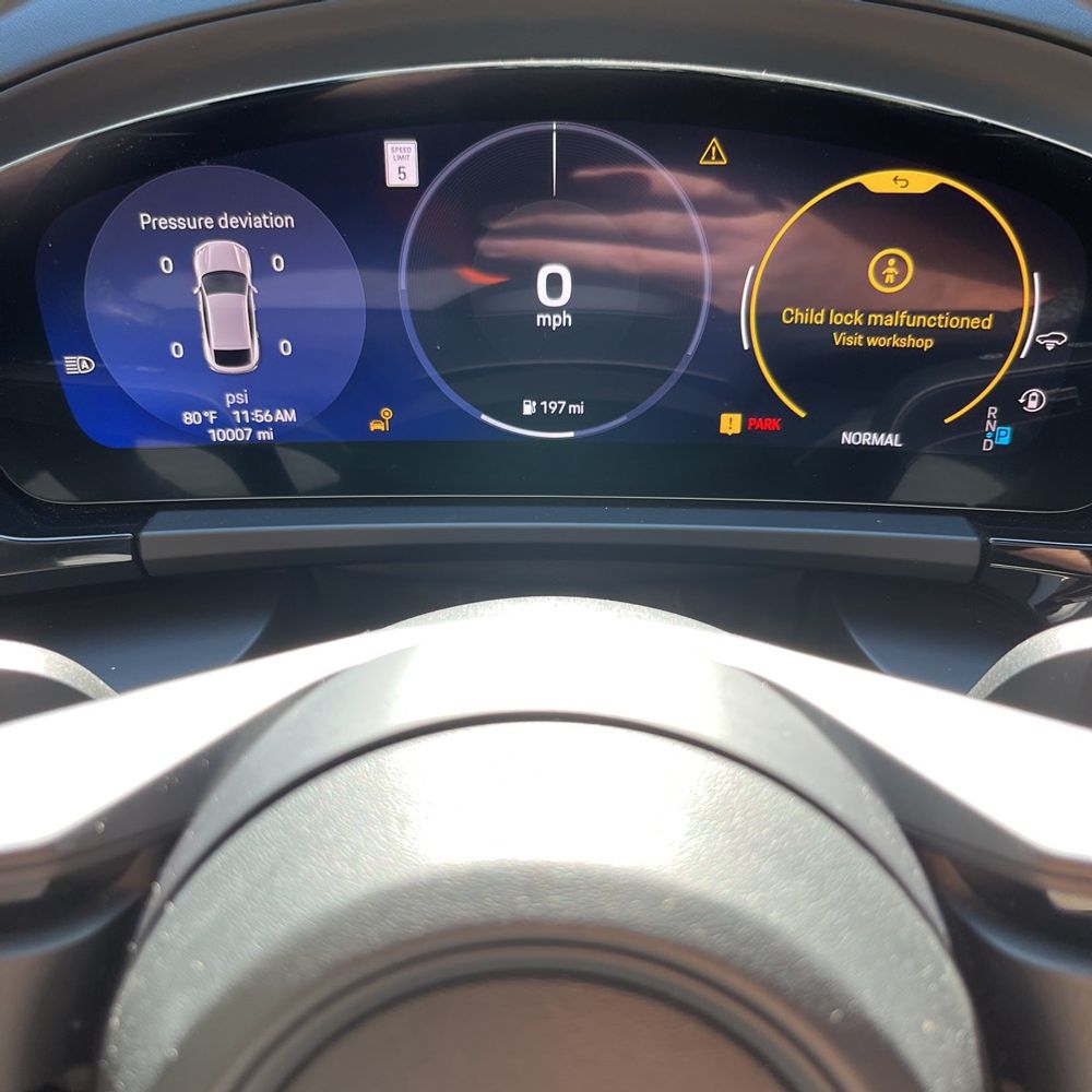2024 Porsche Macan EV 4