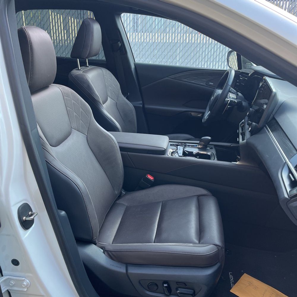 2024 Lexus RX 450h+ Luxury