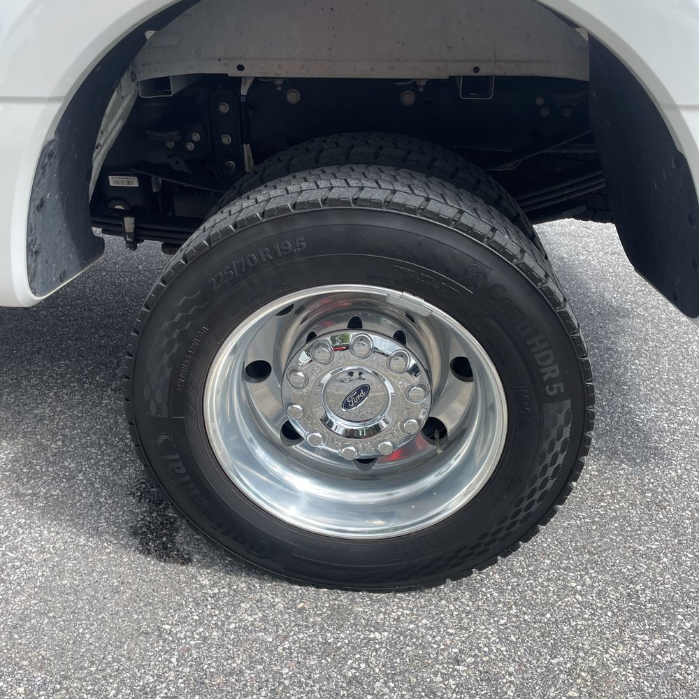 2024 Ford F-450 Super Duty Platinum
