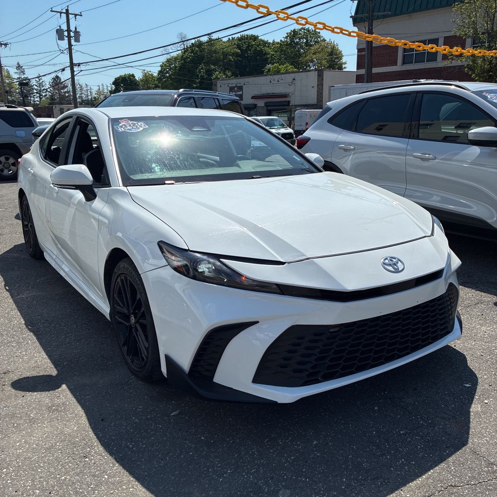 2025 Toyota Camry SE