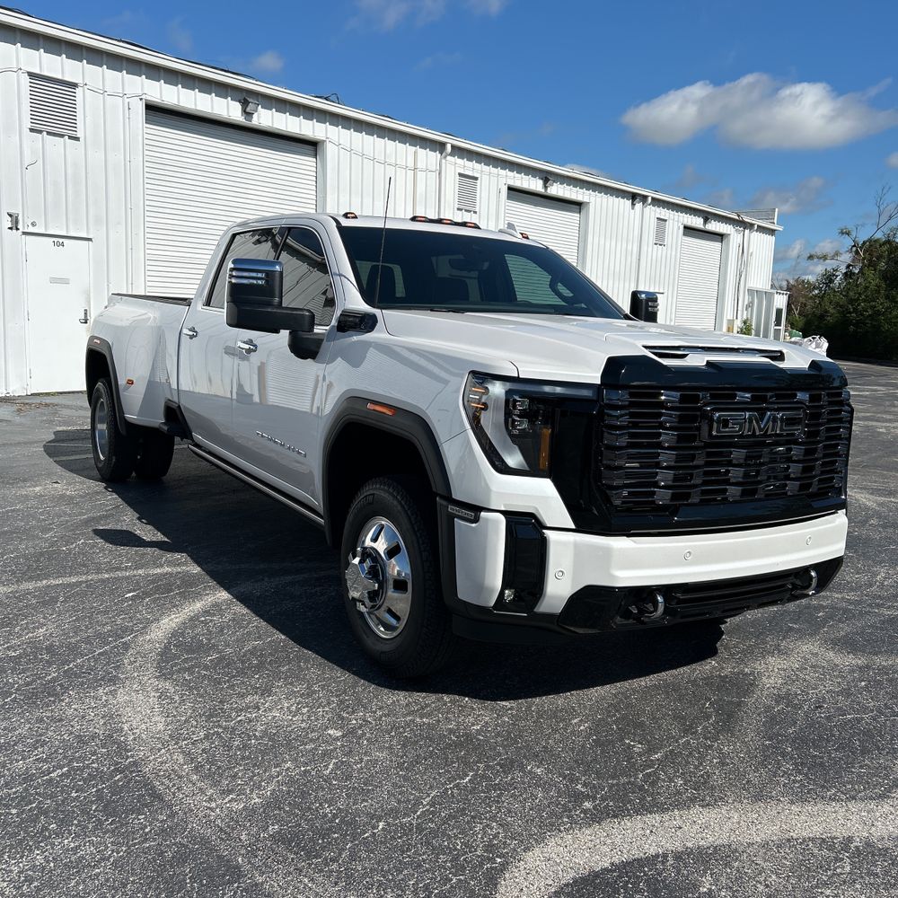 2025 GMC Sierra 3500HD Denali Ultimate
